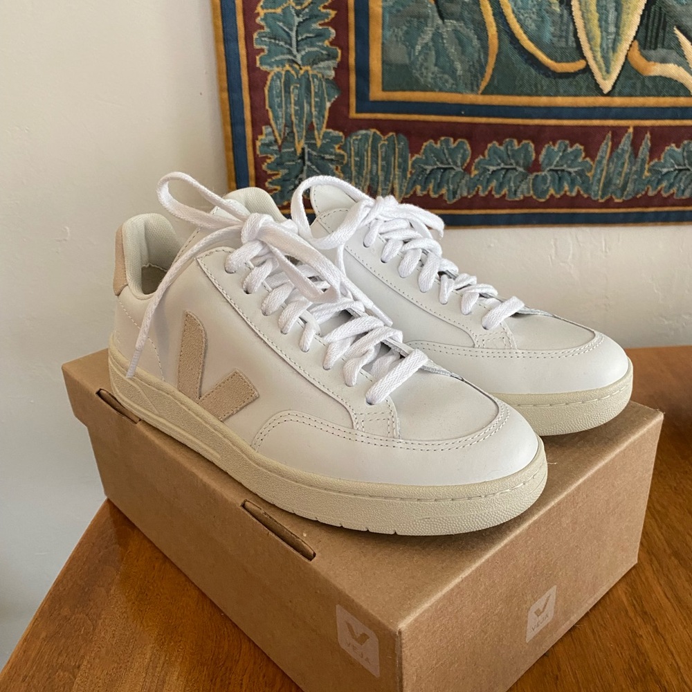 Veja V-12 sneakers, size 6 US.